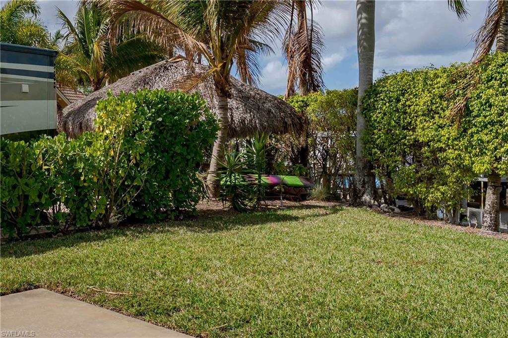 NAPLES MOTORCOACH RESORT - Land