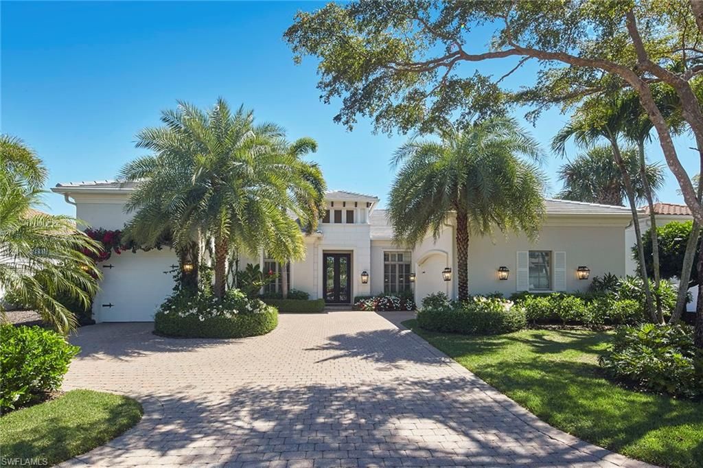 Photo of 2220 Miramonte CT, NAPLES, FL 34105 (MLS # 226012630)
