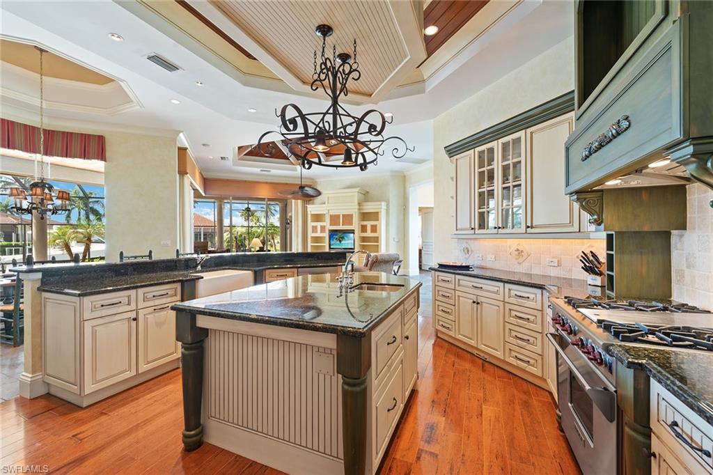 MARCO BEACH - Residential