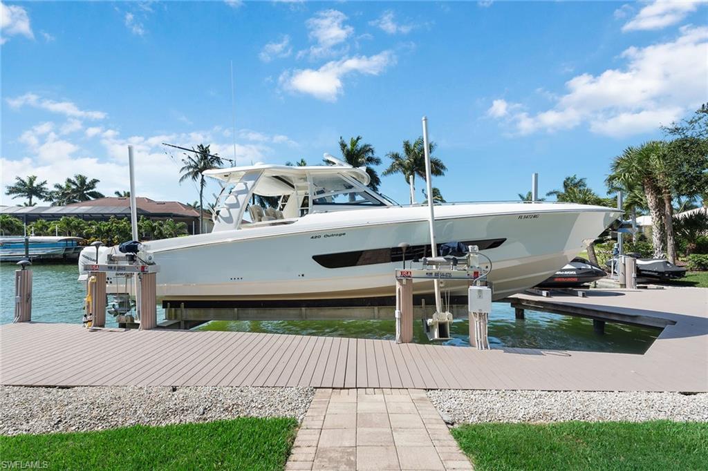 MARCO BEACH - Residential