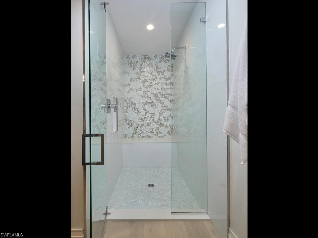 AQUALANE SHORES - Residential