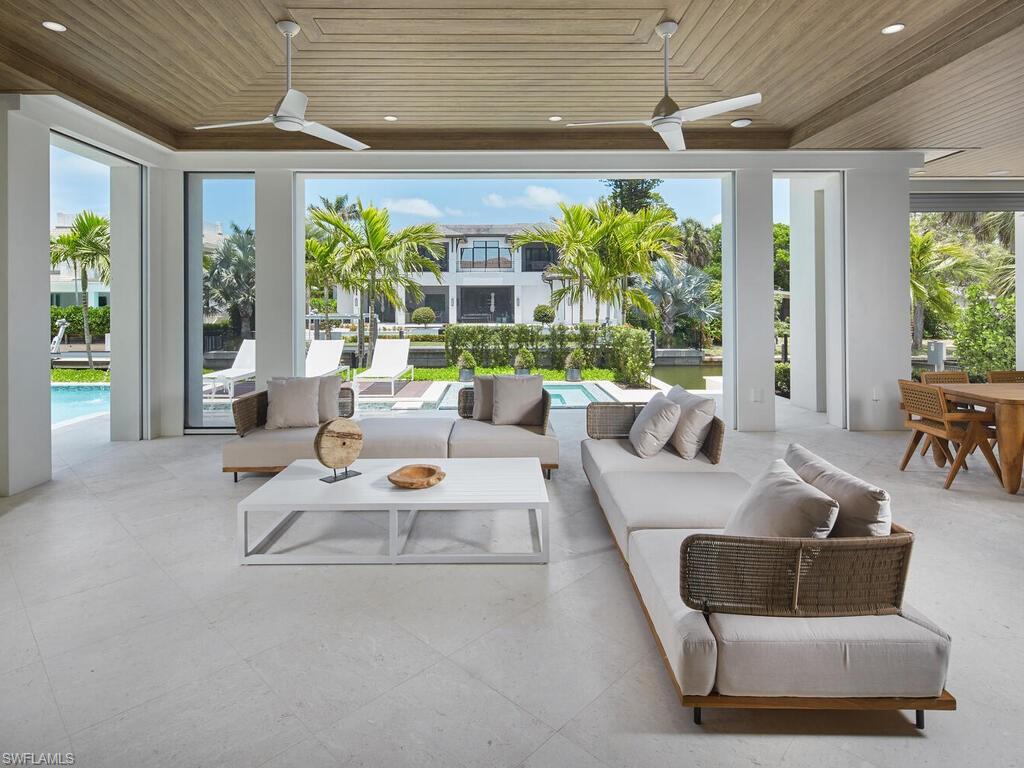 AQUALANE SHORES - Residential