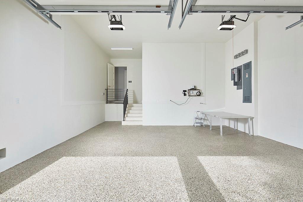 AQUALANE SHORES - Residential