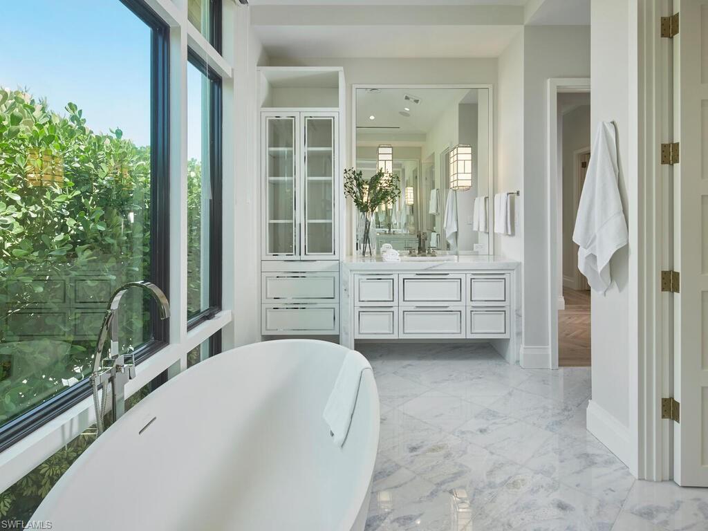 AQUALANE SHORES - Residential