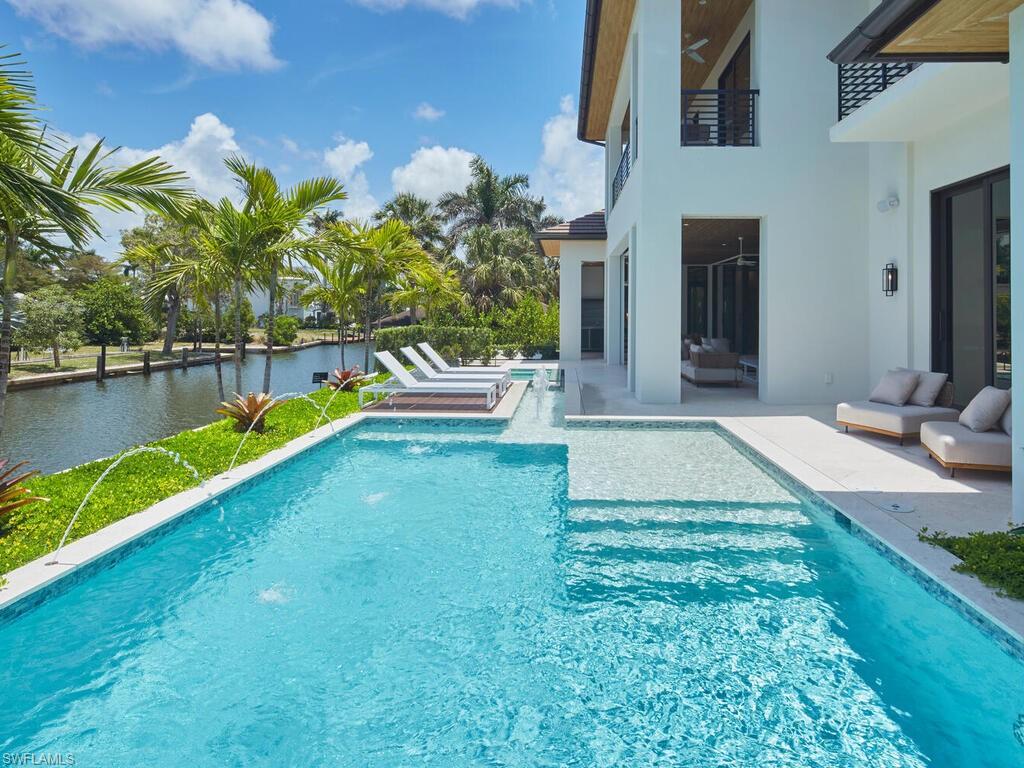 AQUALANE SHORES - Residential