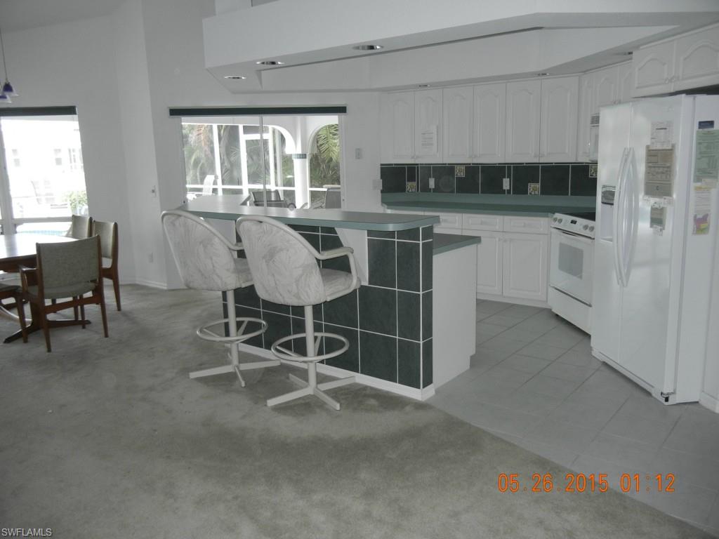 FOUR MILE COVE - Residential