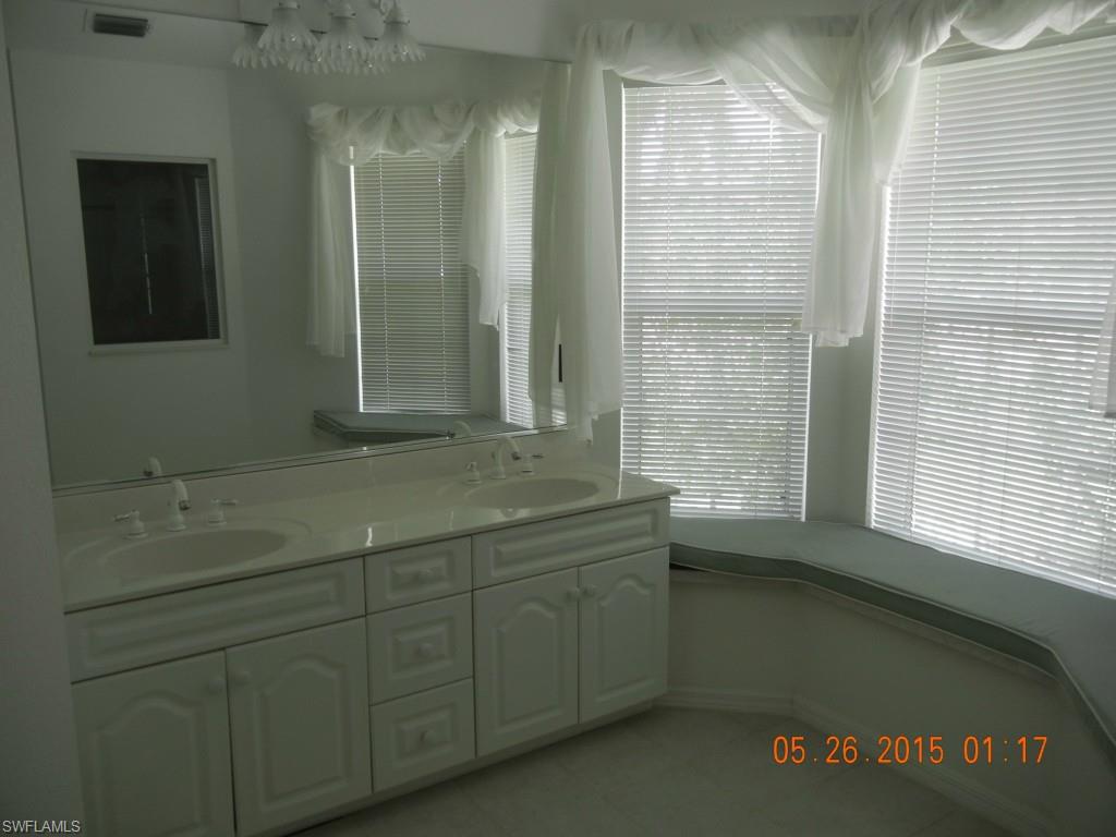 FOUR MILE COVE - Residential