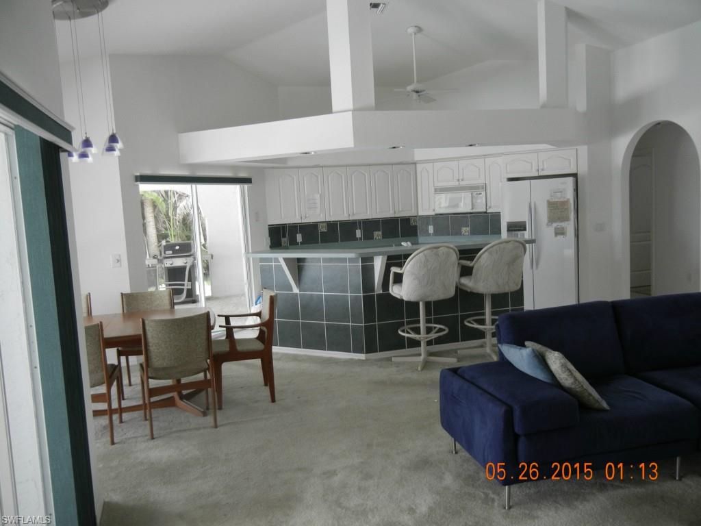 FOUR MILE COVE - Residential