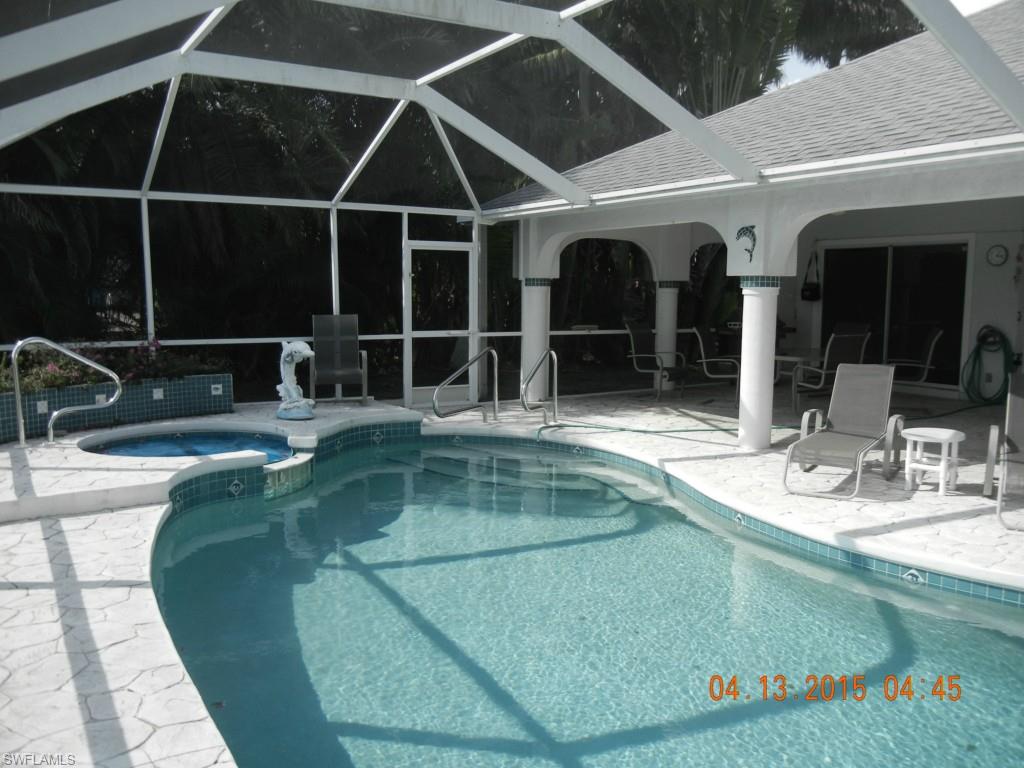 FOUR MILE COVE - Residential