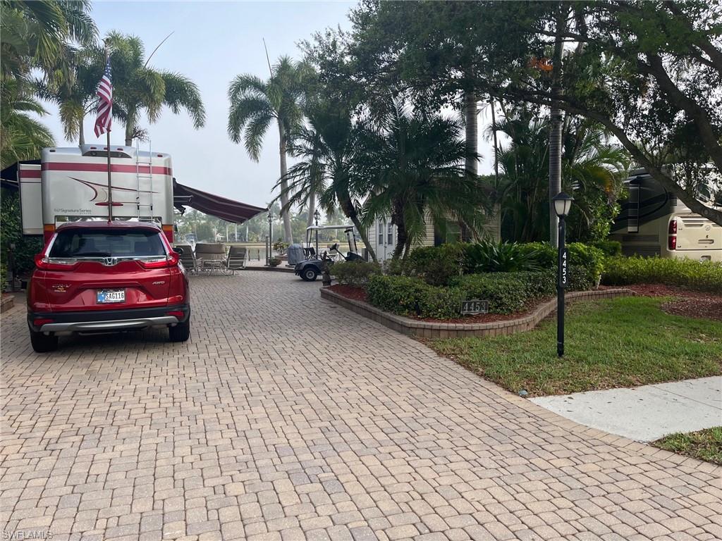 PELICAN LAKE RV RESORT - Land