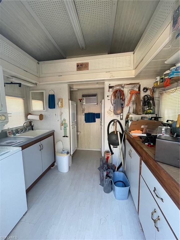 PELICAN LAKE RV RESORT - Land