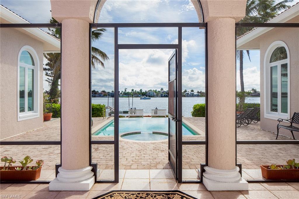 AQUALANE SHORES - Residential