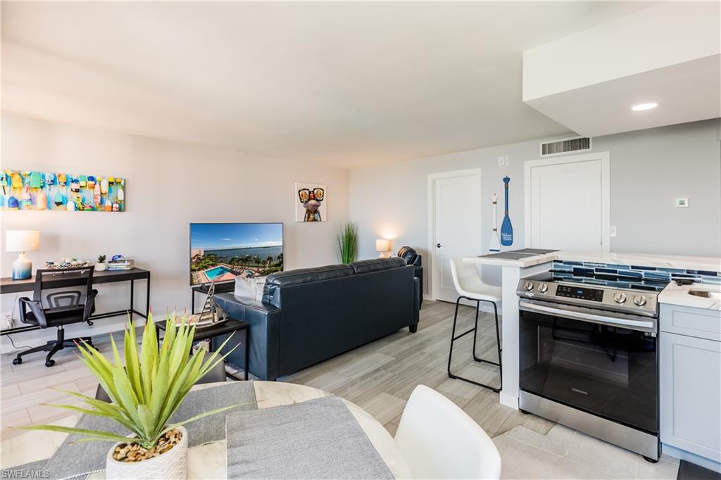 RIVERSIDE CLUB - Residential