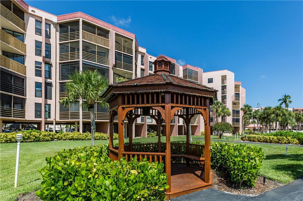 RIVERSIDE CLUB - Residential