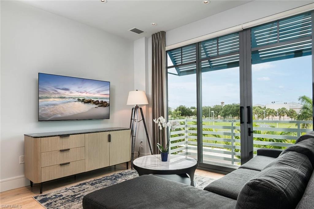 SOCE FLATS - Residential Lease