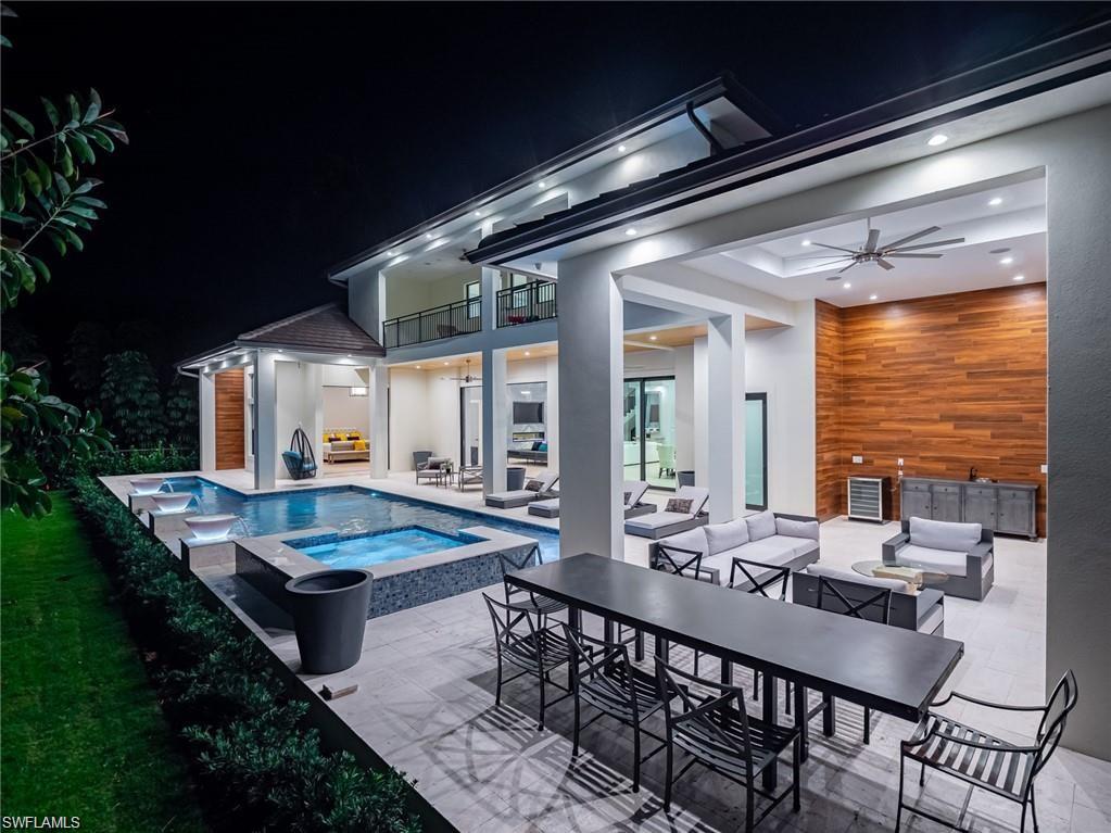 MOORINGS - Residential