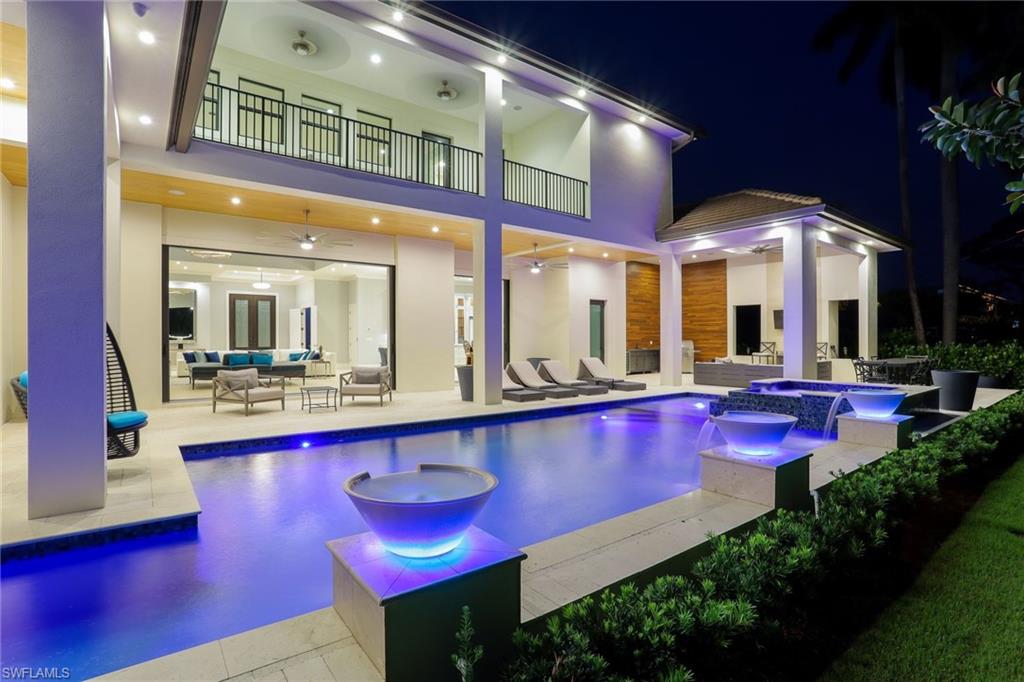 MOORINGS - Residential