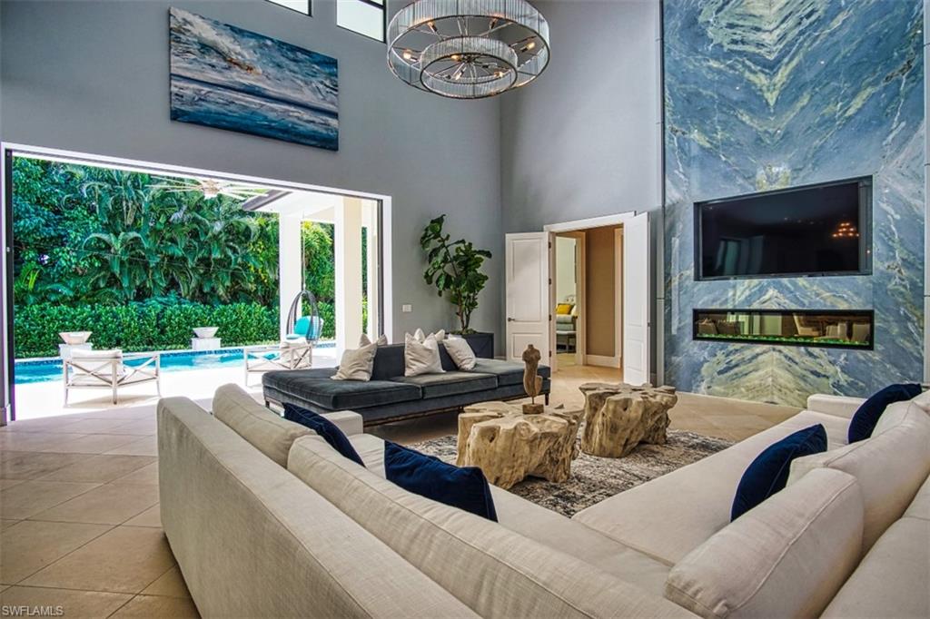 MOORINGS - Residential