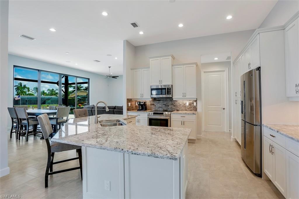 MARCO BEACH - Residential