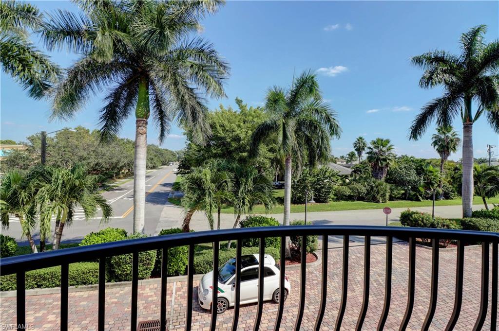 TUSCANY VILLAS - Residential