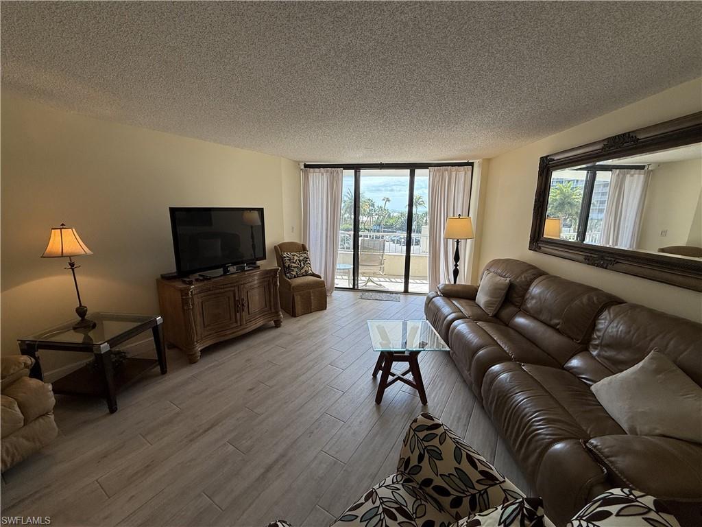 SOUTH SEAS - Residential