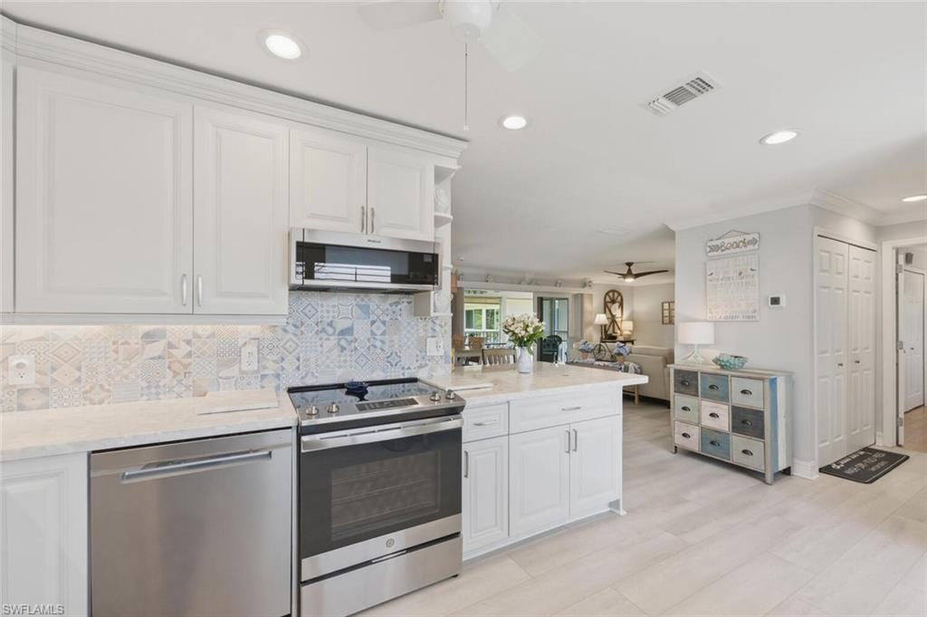 GLADES COUNTRY CLUB - Residential