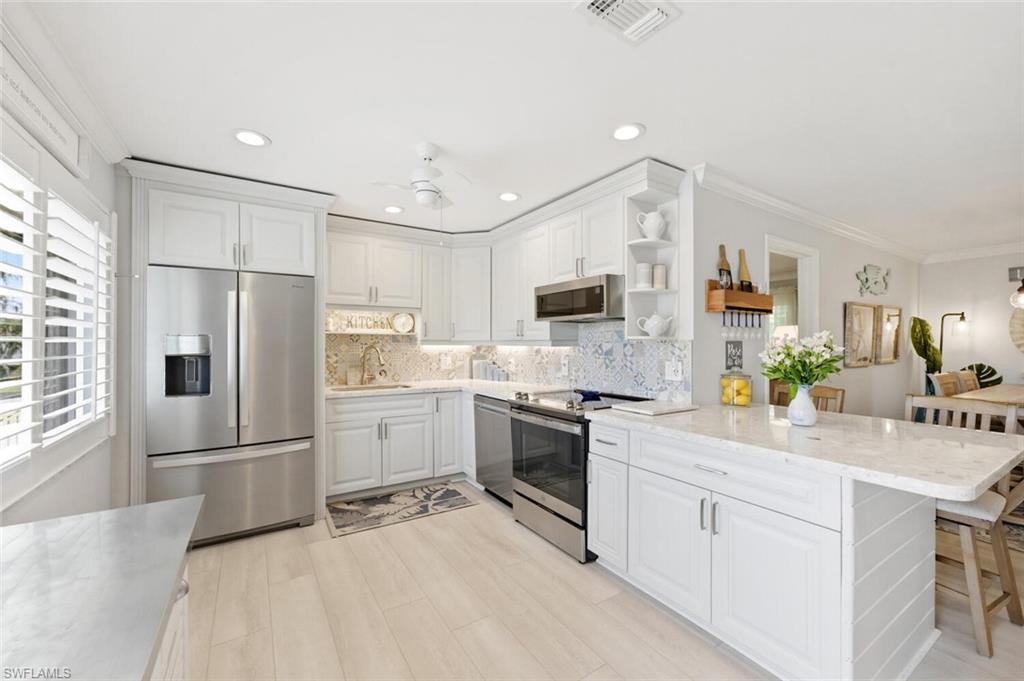 GLADES COUNTRY CLUB - Residential