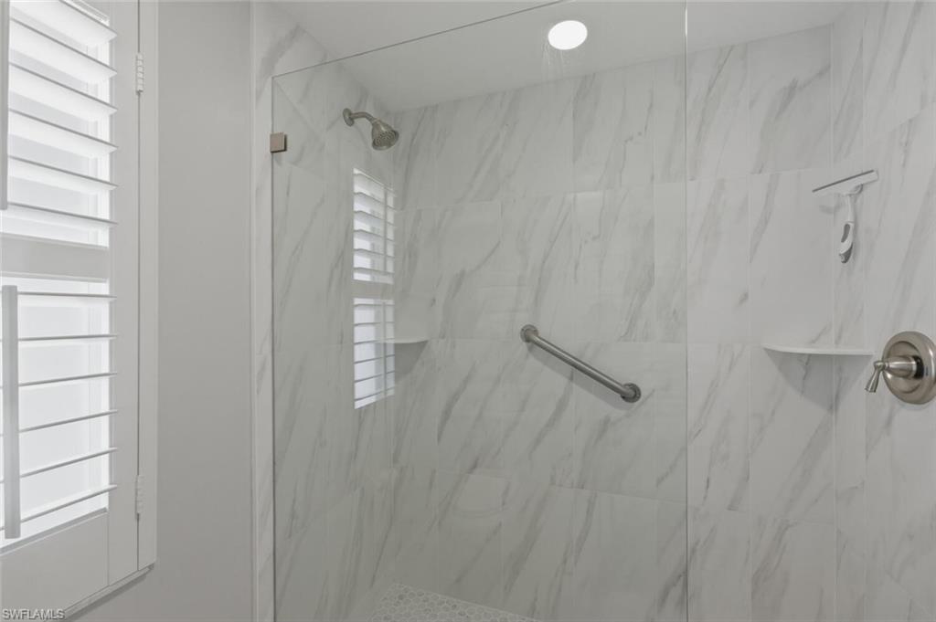 GLADES COUNTRY CLUB - Residential