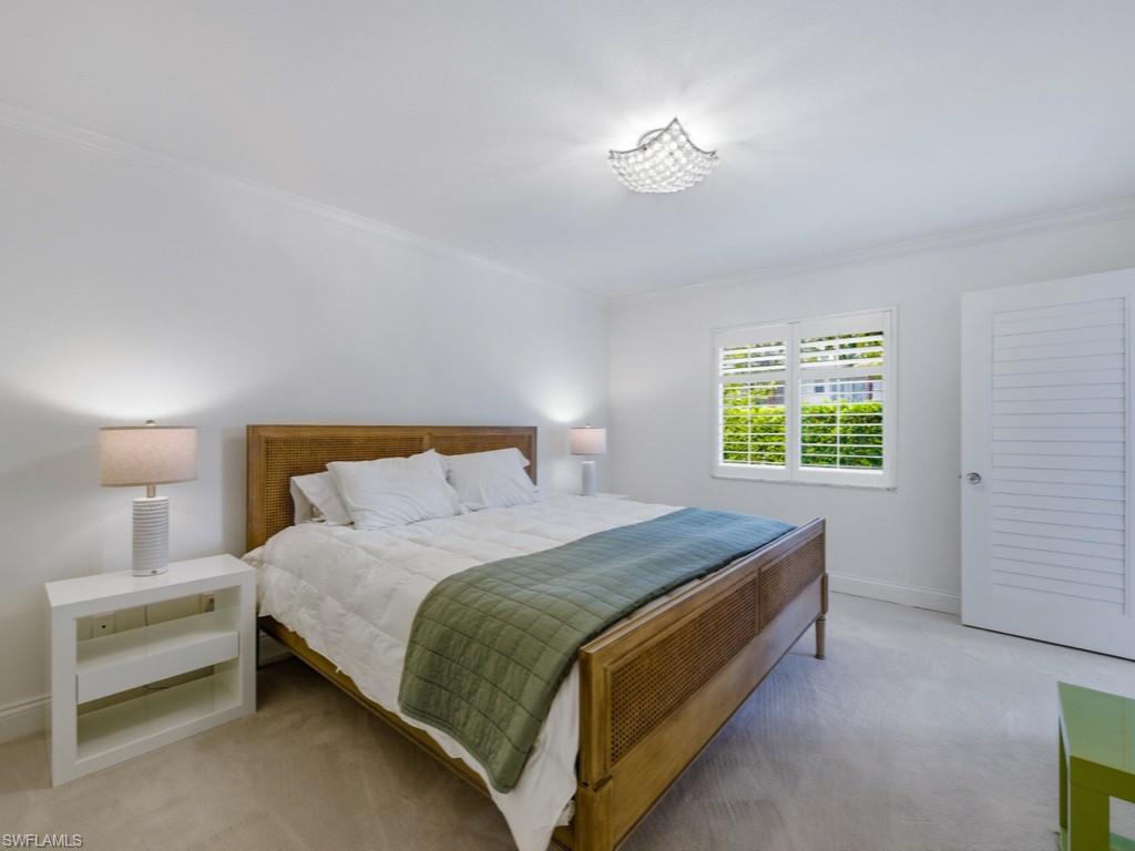 MANOR APTS - Residential