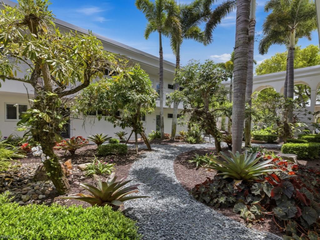 MANOR APTS - Residential