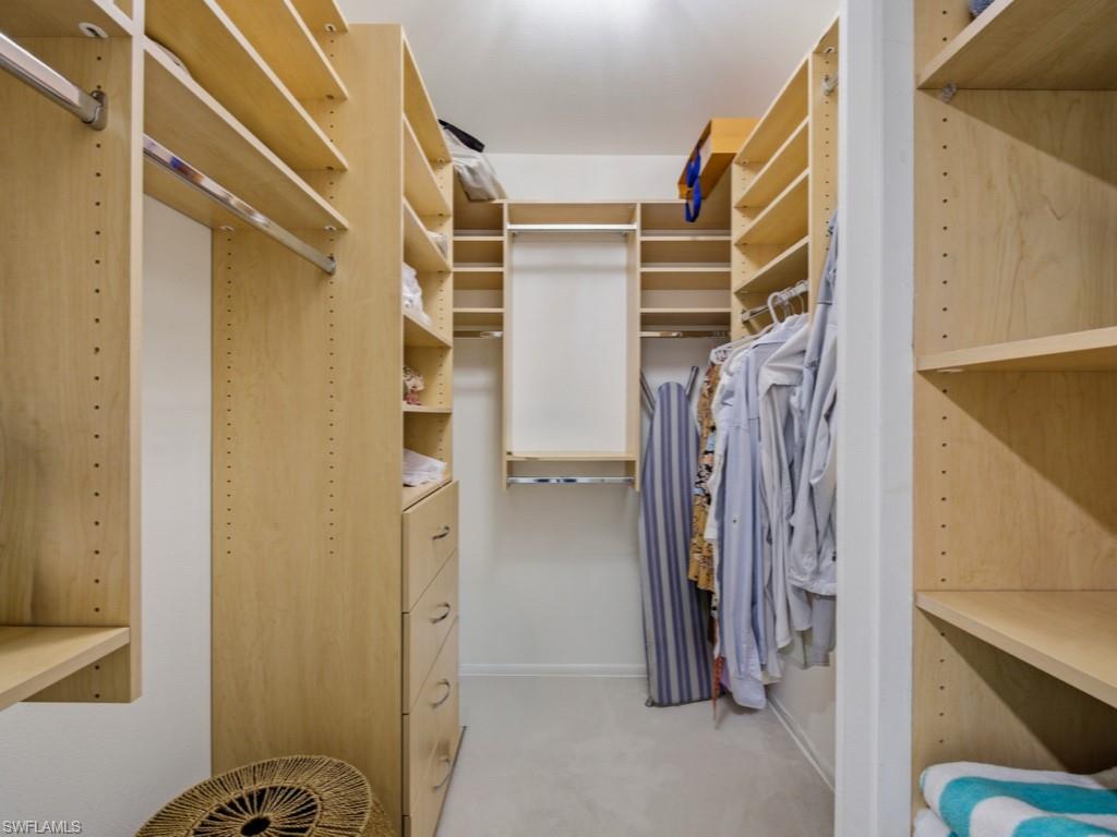 MANOR APTS - Residential