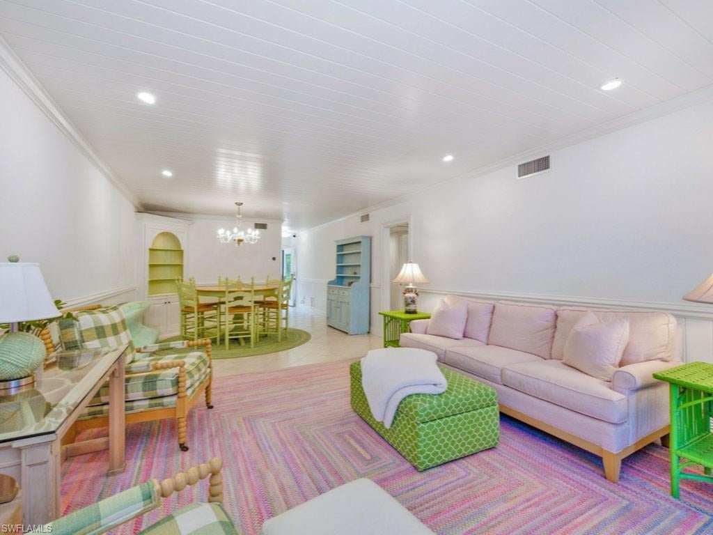 211 3rd AVE S 211