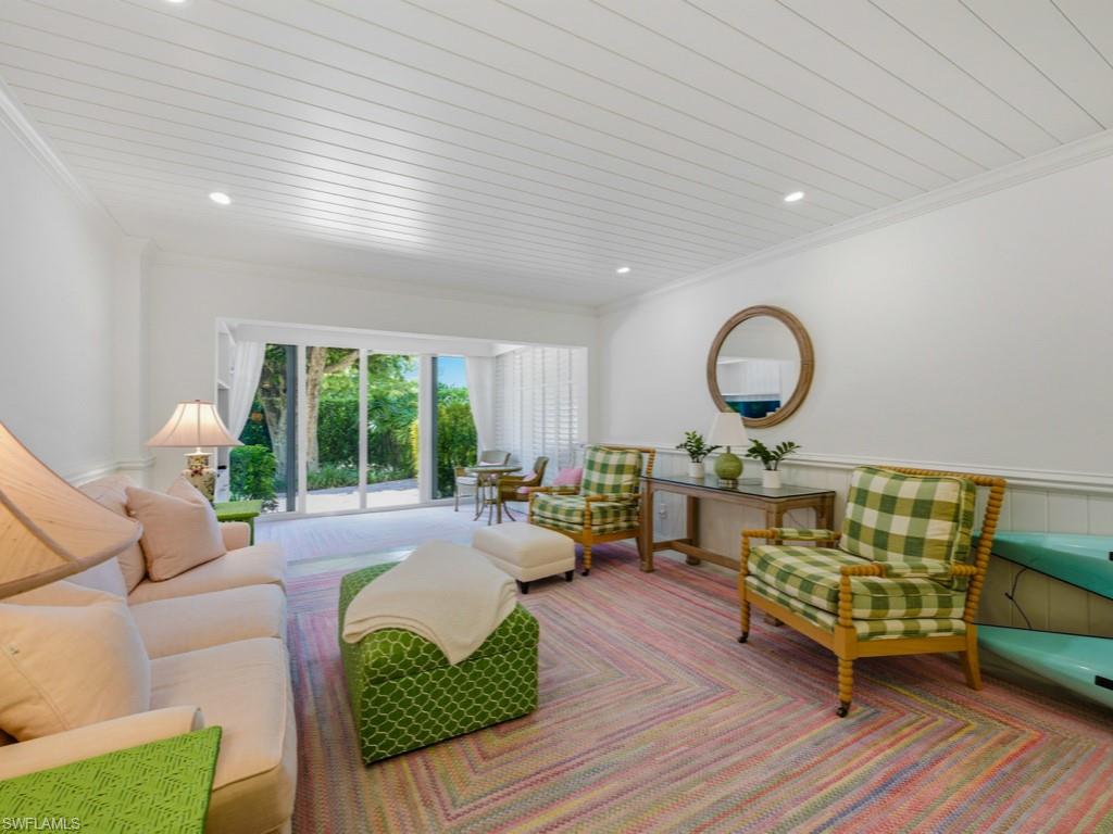 MANOR APTS - Residential