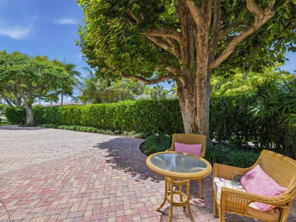 MANOR APTS - Residential