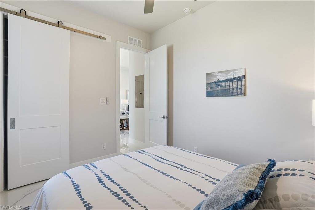 ISLAND SHORES - Residential