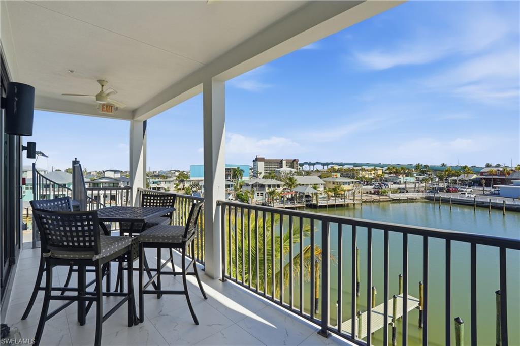 ISLAND SHORES - Residential