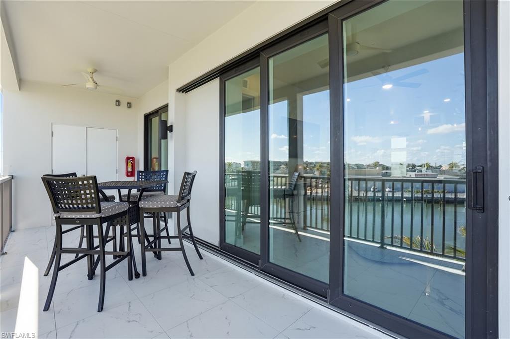 ISLAND SHORES - Residential