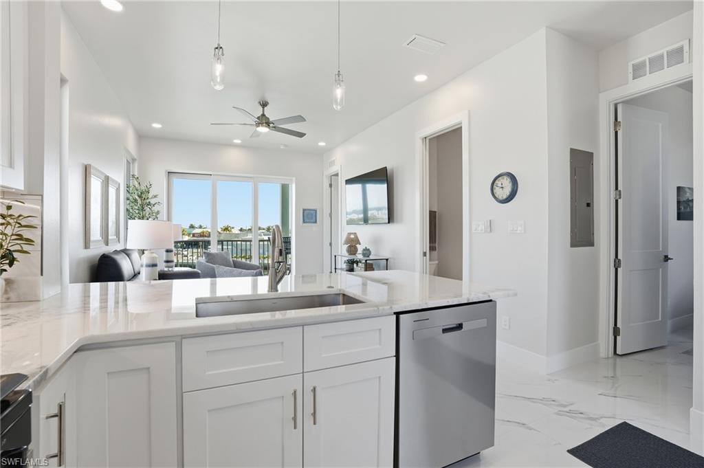 ISLAND SHORES - Residential