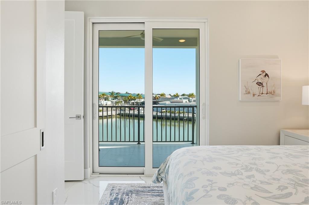 ISLAND SHORES - Residential