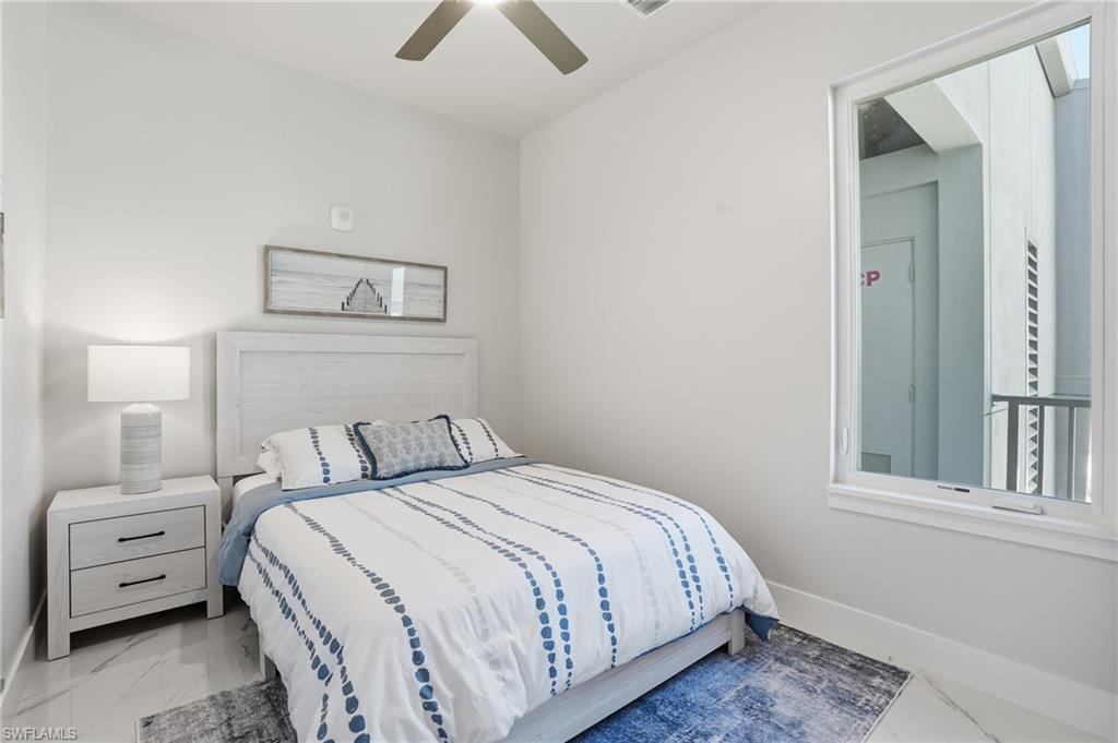 ISLAND SHORES - Residential