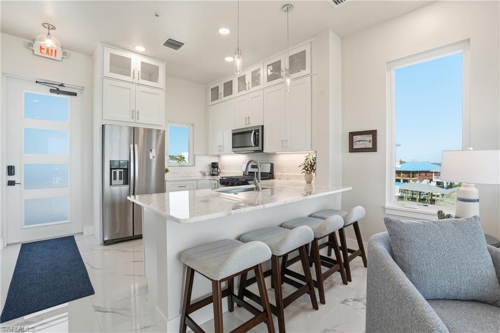 ISLAND SHORES - Residential