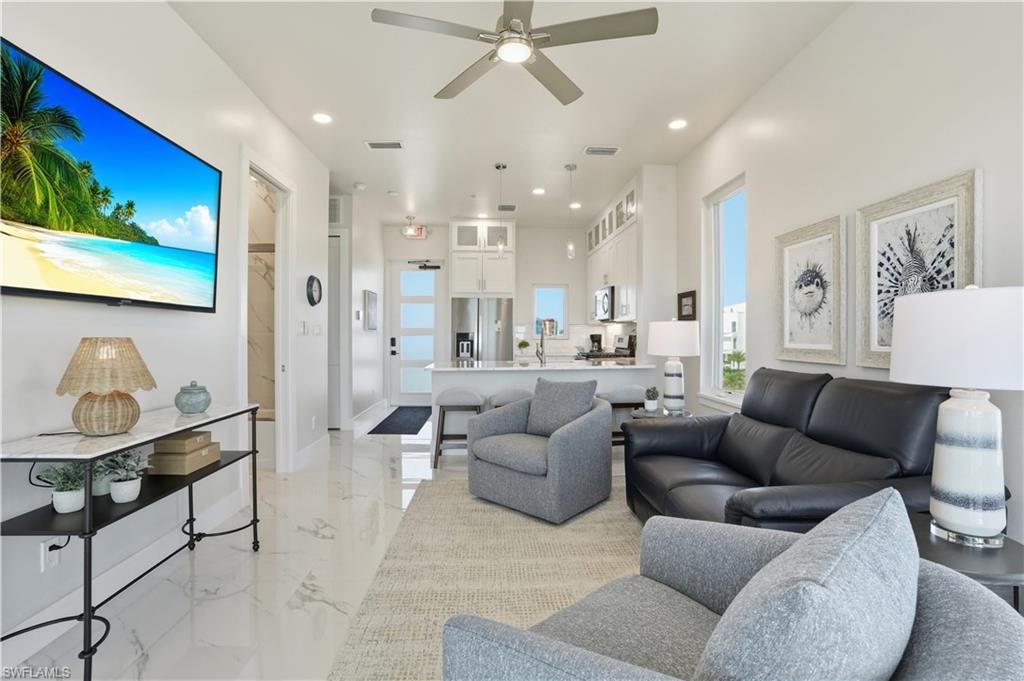 ISLAND SHORES - Residential