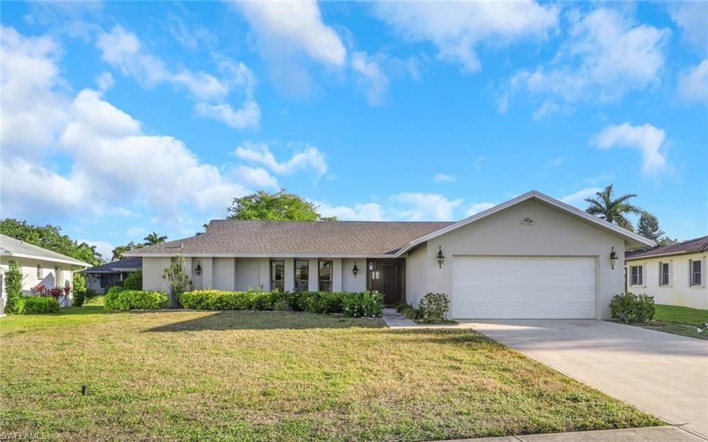 Photo of 105 Montaubon CT, NAPLES, FL 34112 (MLS # 226013330)