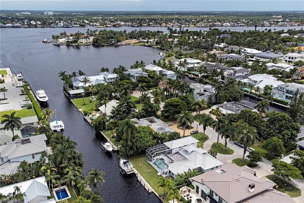 AQUALANE SHORES - Residential