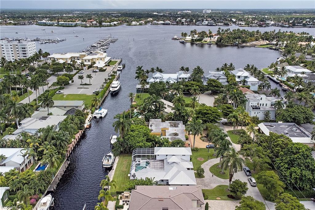 AQUALANE SHORES - Residential