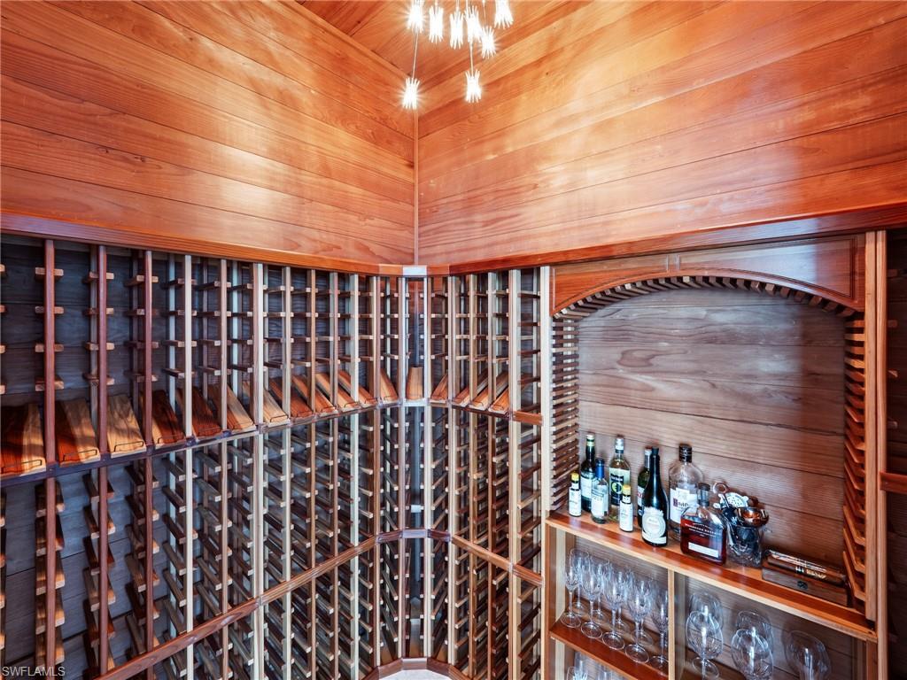 TOWN AND RIVER - Residential