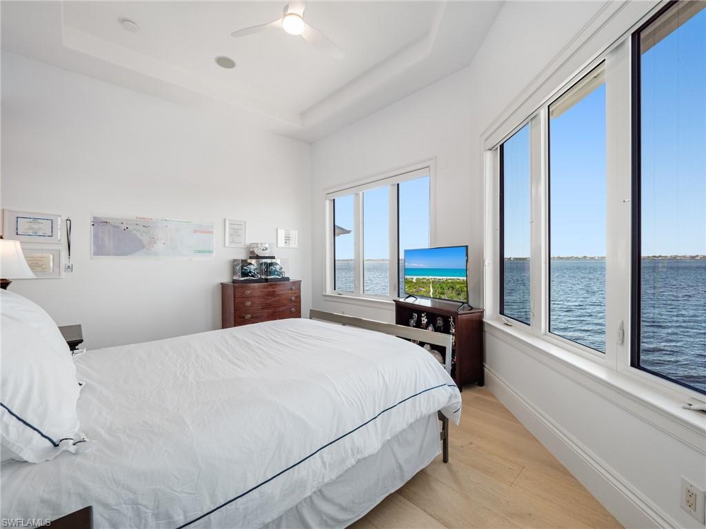 TOWN AND RIVER - Residential