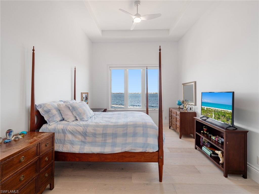 TOWN AND RIVER - Residential