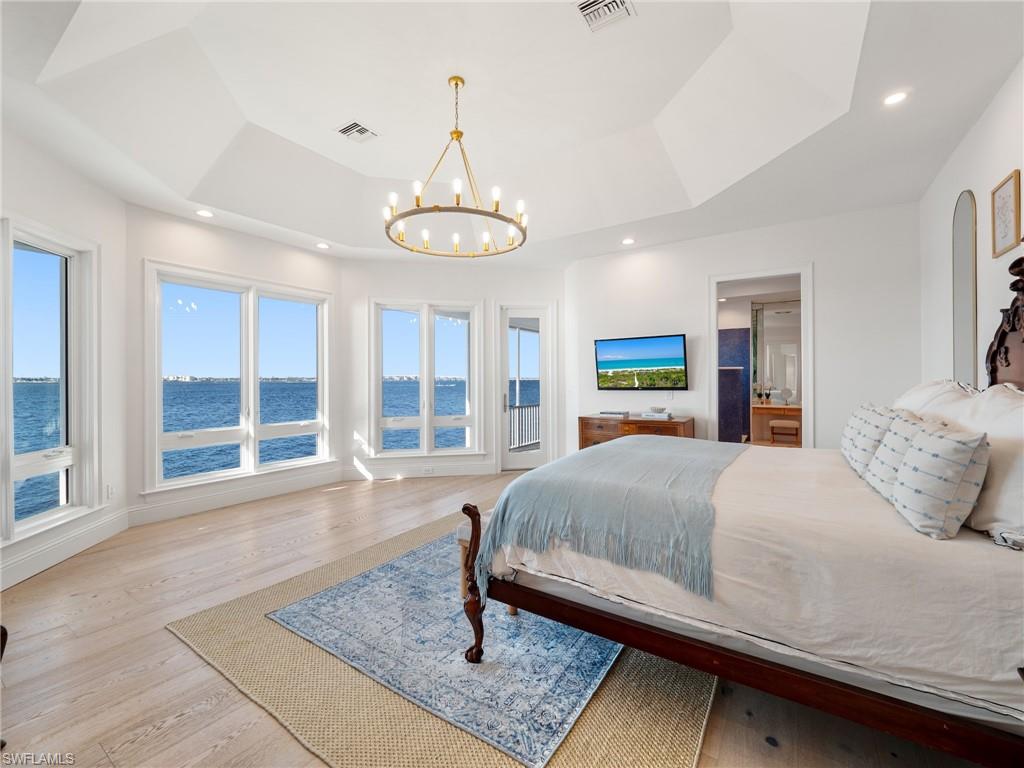 TOWN AND RIVER - Residential