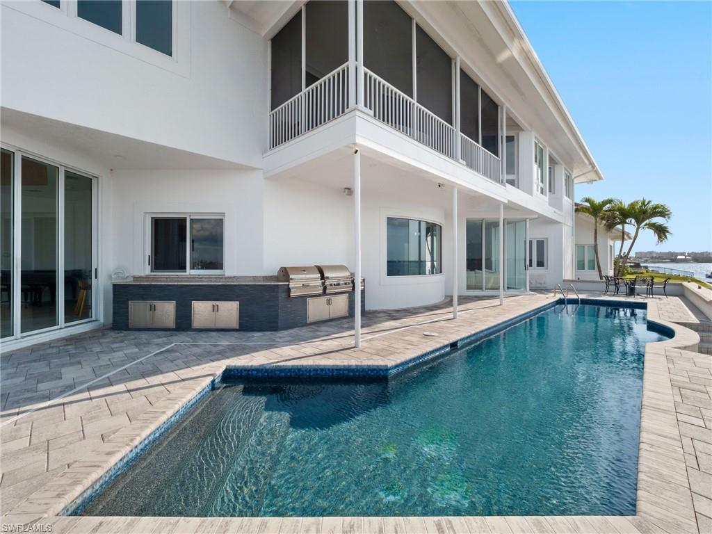 TOWN AND RIVER - Residential